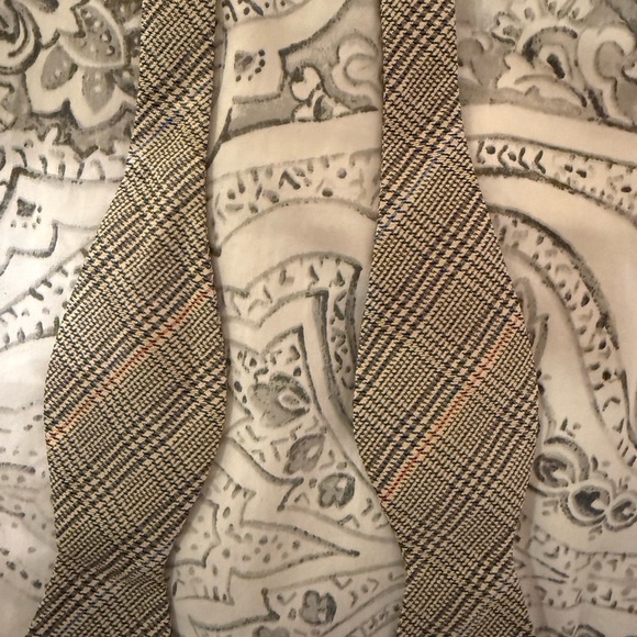 Southern Proper Plaid Silk Bow Tie - Picture 2 of 4